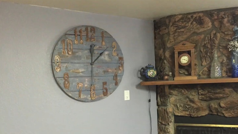 Finished wood pallet clock