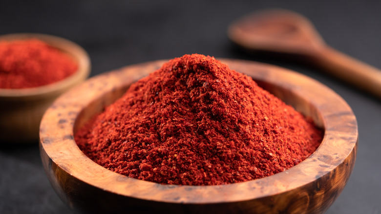 cayenne pepper in bowl 