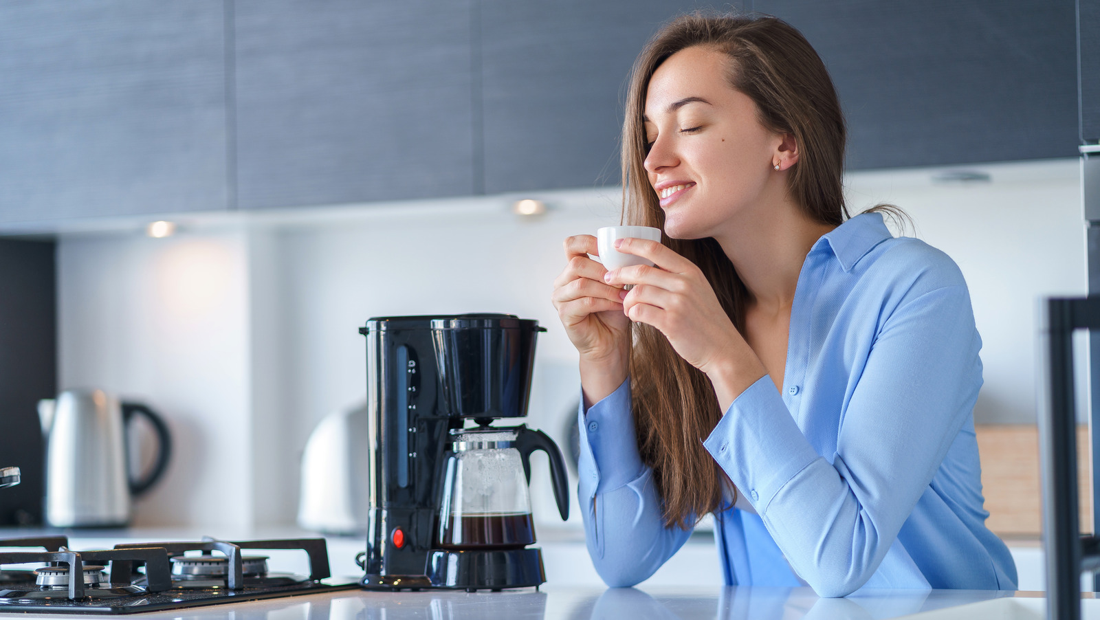 How To Clean A Coffee Maker The Easy Way