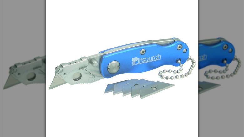 The Pittsburgh mini lockback utility knife is shown in detail