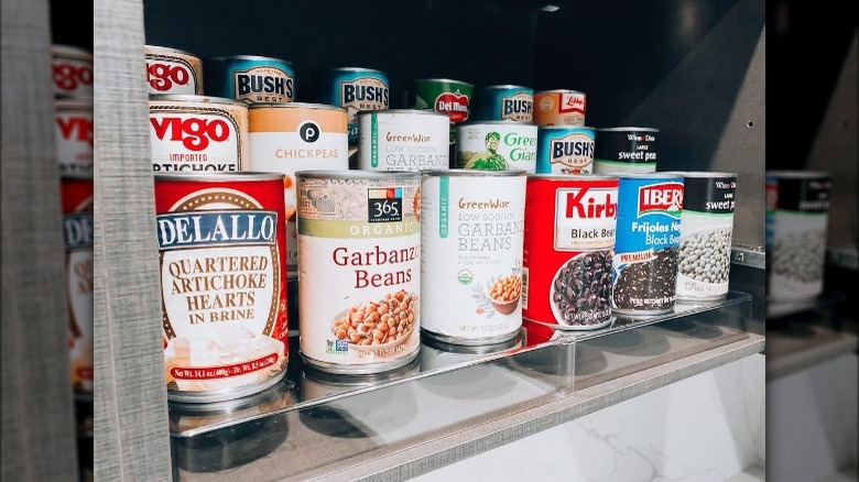 Cans on shelf organizer