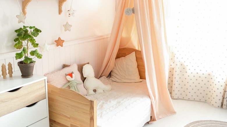 canopy for child's bed