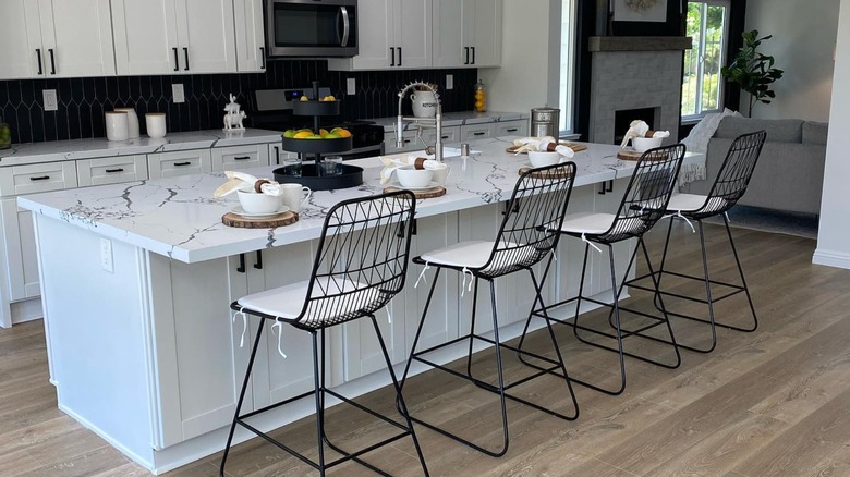 white marble kitchen island