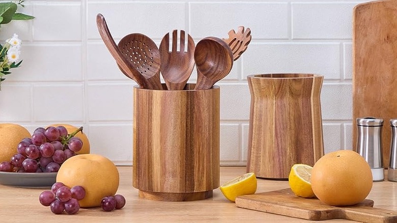 dark acacia wood utensils in medium acacia wood holder