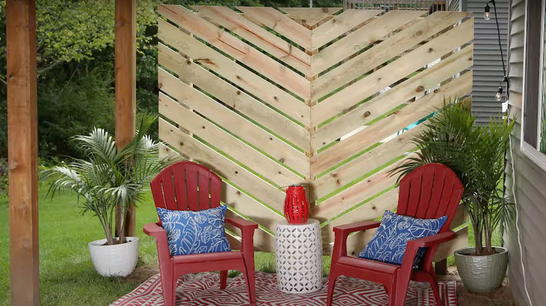 chevron pattern privacy wall