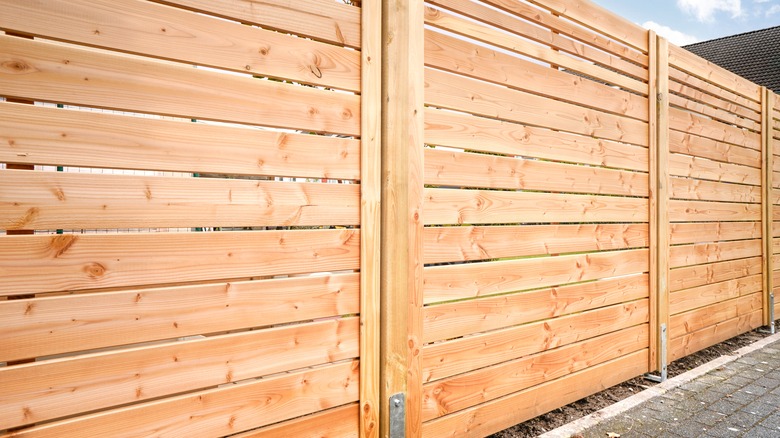 horizontal slat wood fence