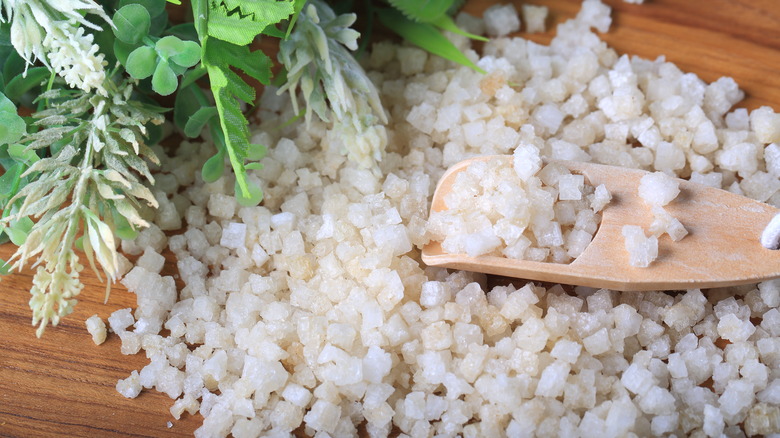 Epsom salt on wooden board