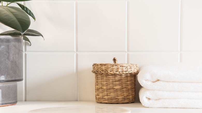 minimalist bathroom