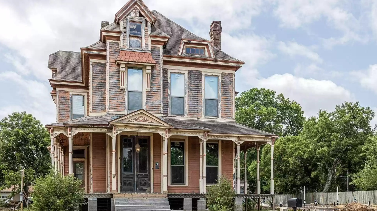 A Historic Victorian In Texas Is On Sale For Just 195K   L Intro 1657049030 