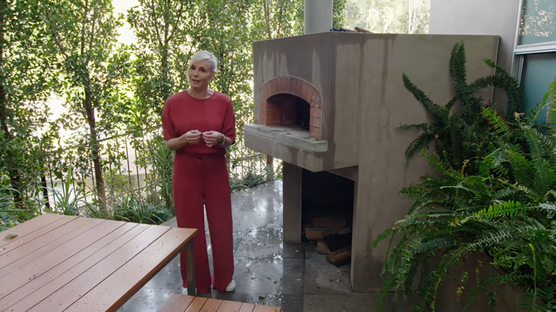 Chelsea Handler and pizza oven