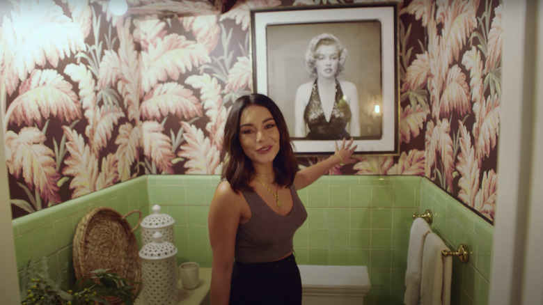 Old Hollywood powder room