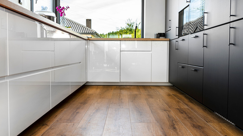 Corner cabinets in modern kitchen