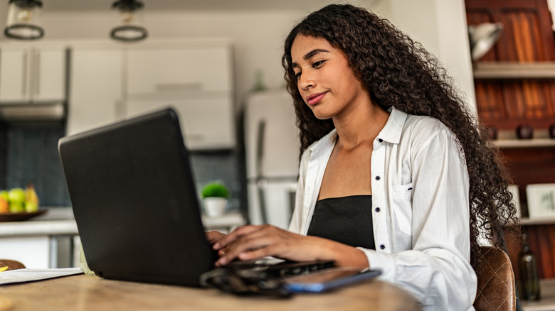 woman working from laptop