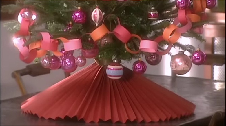 paper Christmas tree skirt