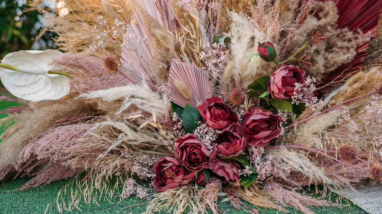 Boho decoration with dried flowers and pampass grass