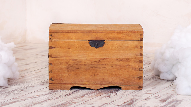 wooden toy chest 