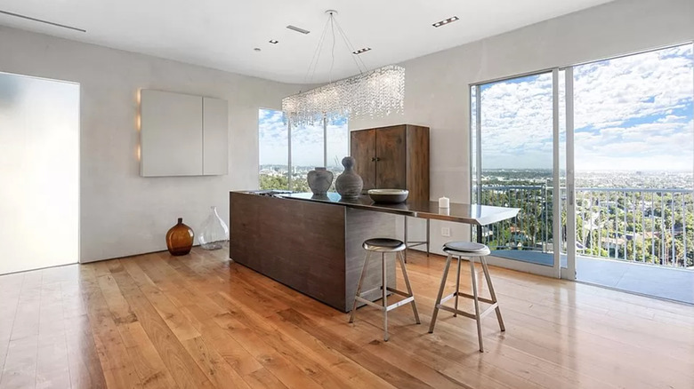 spacious living area with view