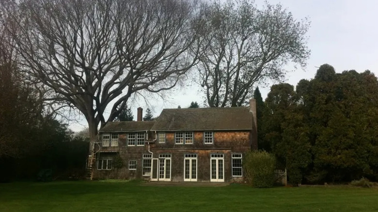 front view of Hamptons home