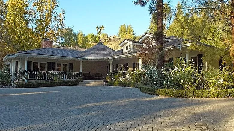 Kardashian/Jenner house Season 1