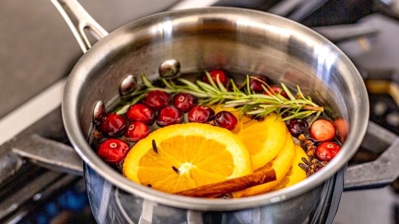 Simmer pot on stove