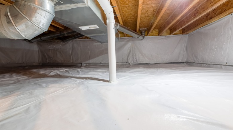 Fully encapsulated crawl space