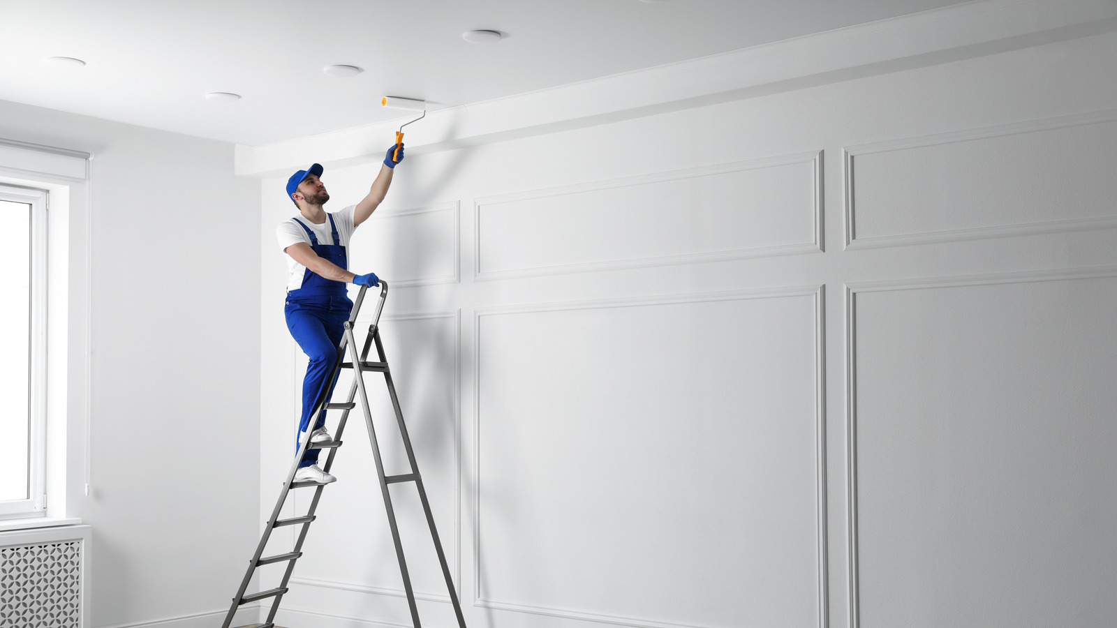 An Expert Explains The Best Way To Paint Your Ceiling Without Splashing   L Intro 1674148015 