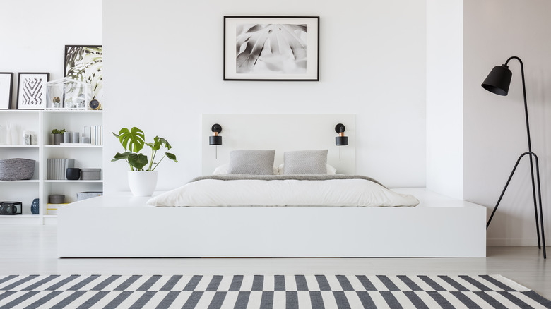 Platform bed in bedroom 