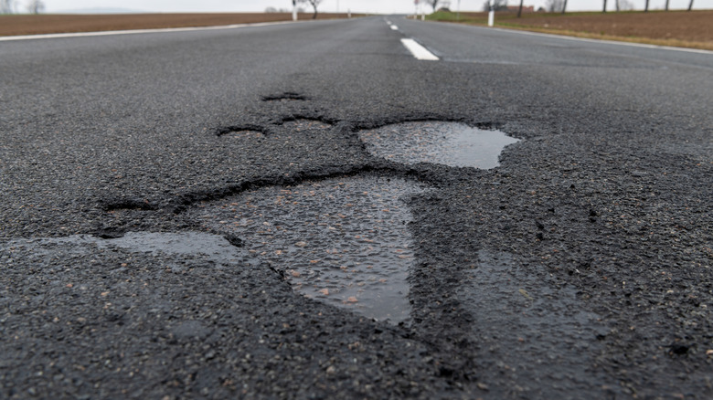 Damage to asphalt