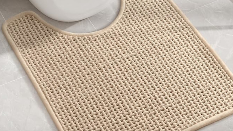 Chenille toilet mat on Amazon