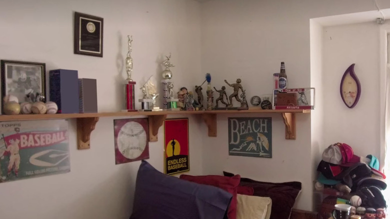 baseball memorabilia on bedroom wall