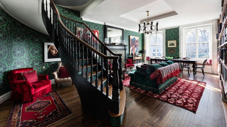 Vintage green and red room