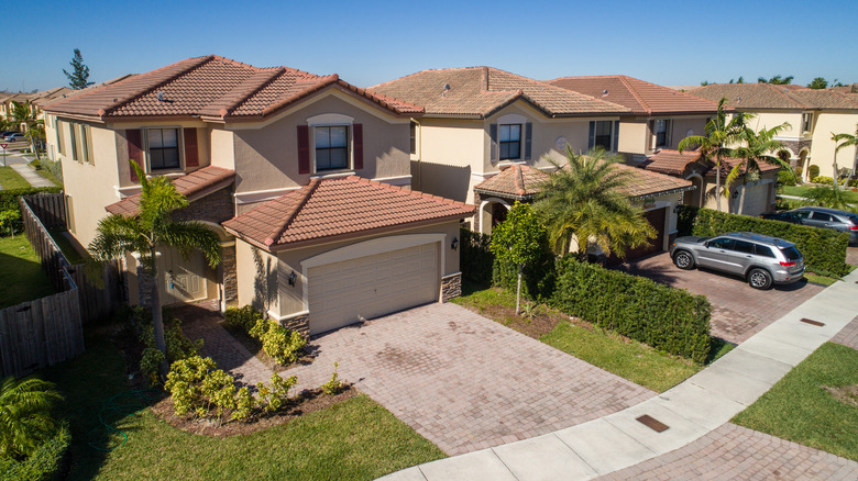 neighborhood in southern Florida