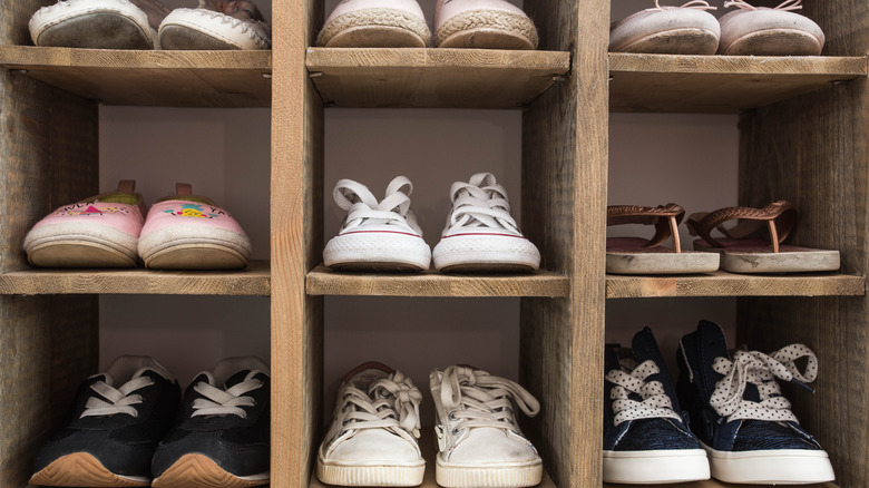 Family shoe rack 