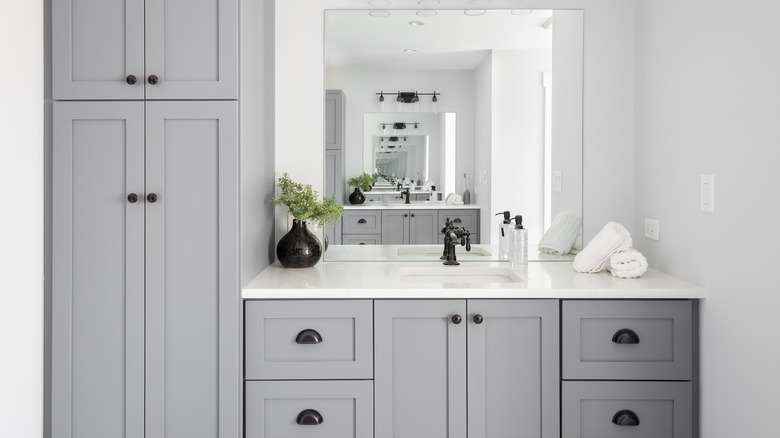 gray bathroom