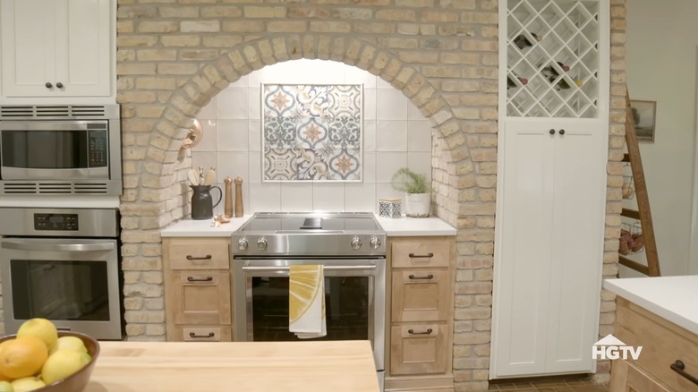 Exposed brick kitchen on Home Town 
