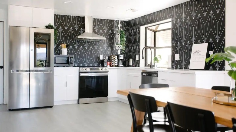 black and white kitchen decor