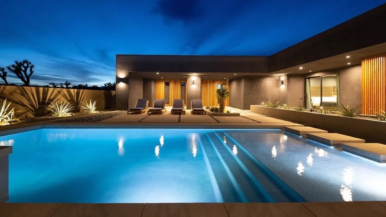 Joshua Tree courtyard with pool