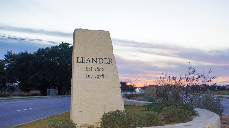 Leander texas welcome sign