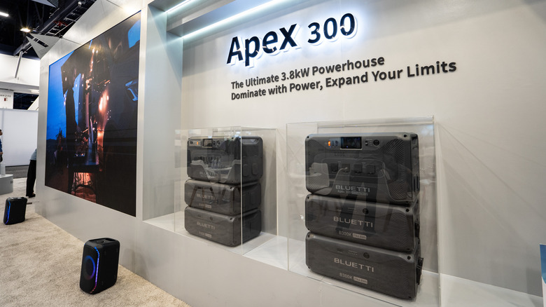 BLUETTI Apex 300 display at CES 2025