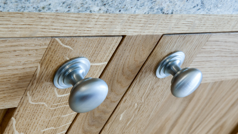 Cabinet handles