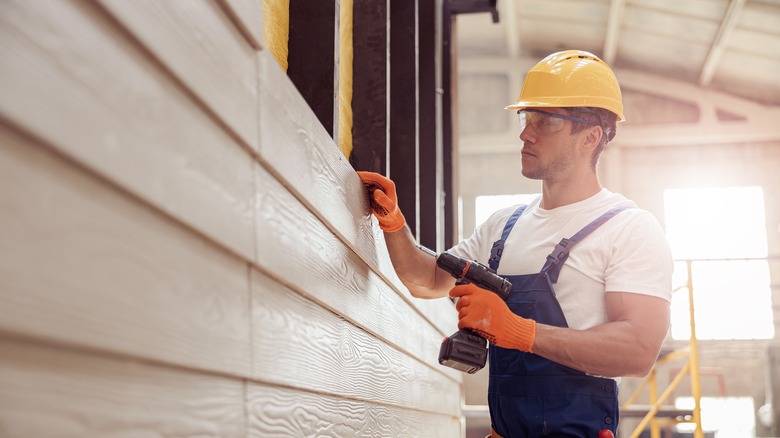 installing wood siding