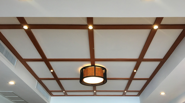 multiple ceiling lights