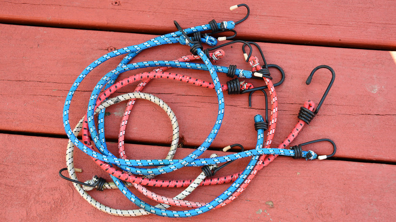 Bungee Cord Hacks That Will Help You Around The Home And Garden