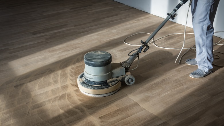 Sanding hardwood floor