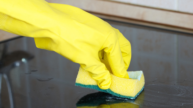 Cleaning a stovetop