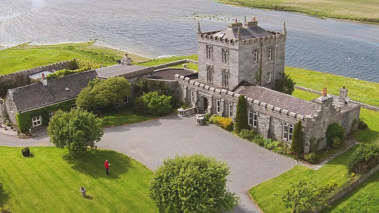 The Kilcogan castle by the water