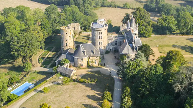 20 Castles For Rent on Airbnb in the US and Europe - Thrillist