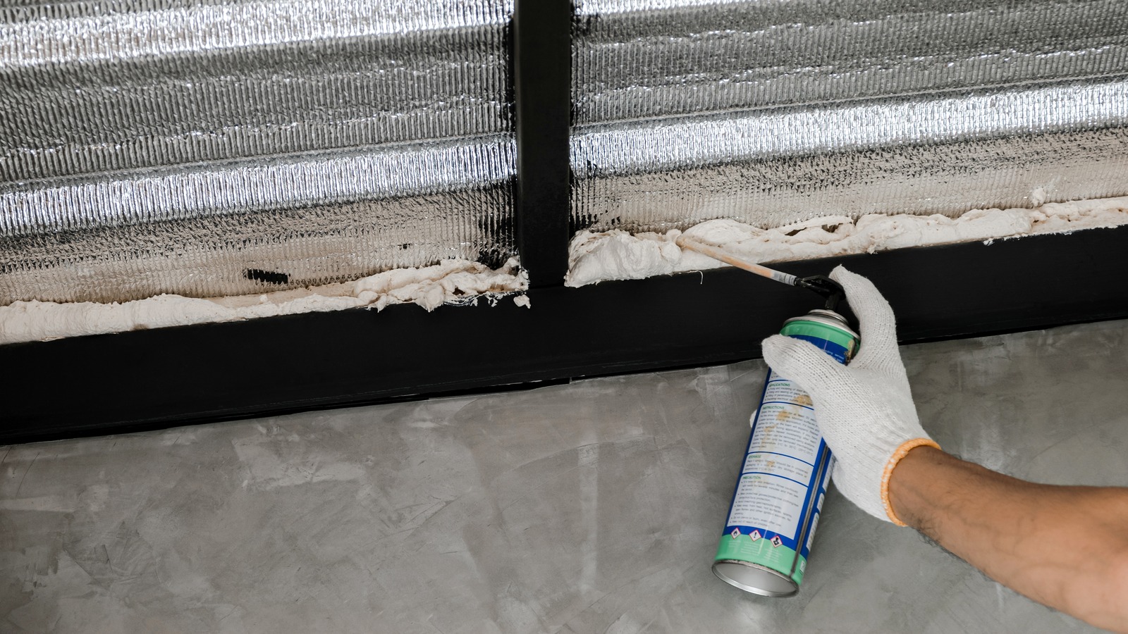 https://www.housedigest.com/img/gallery/caulk-vs-grout-which-one-should-you-use/l-intro-1652778533.jpg