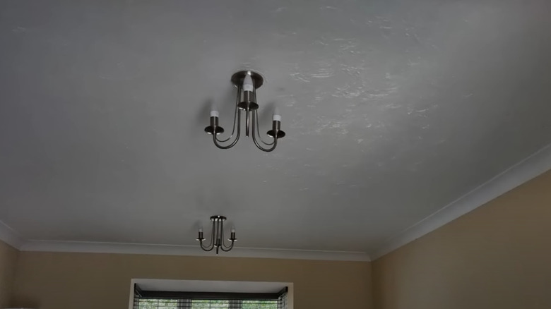 light fixtures on white ceiling