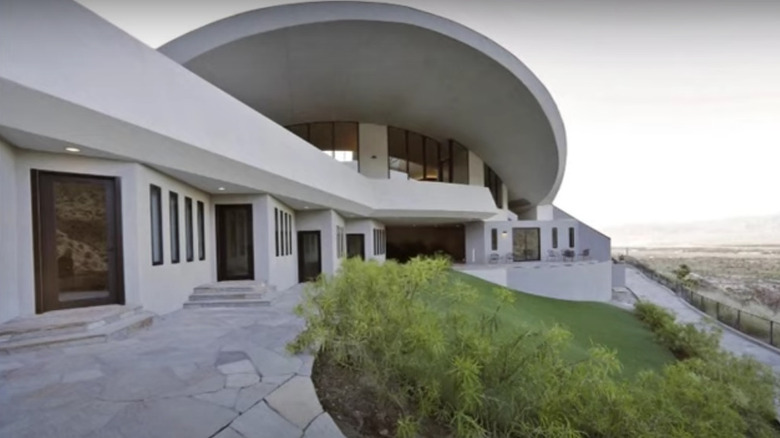 Bob Hope's spaceship house